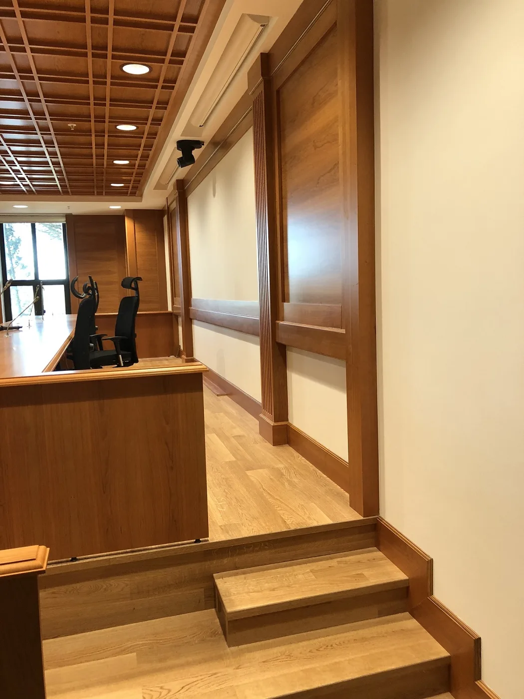 Koç Üniversitesi Model Mahkeme Salonu — Oyalido